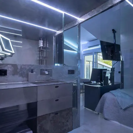 Apartment Iron House - Penthouse With Bathtub In Golden Mile & Roman Bridge *