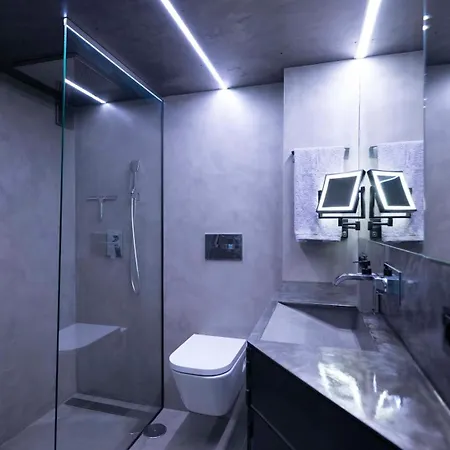 Iron House - Penthouse With Bathtub In Golden Mile & Roman Bridge Apartment Marbella