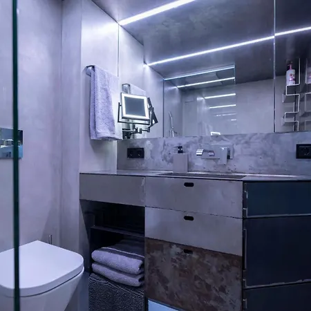 Apartment Iron House - Penthouse With Bathtub In Golden Mile & Roman Bridge *