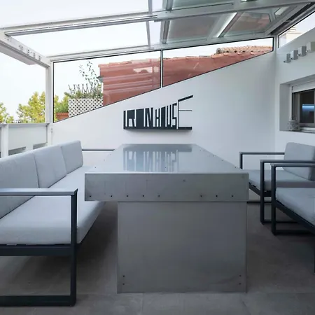 Apartment Iron House - Penthouse With Bathtub In Golden Mile & Roman Bridge