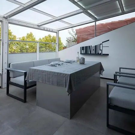 Apartment Iron House - Penthouse With Bathtub In Golden Mile & Roman Bridge *