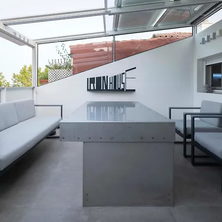 Iron House - Penthouse With Bathtub In Golden Mile & Roman Bridge Apartment
