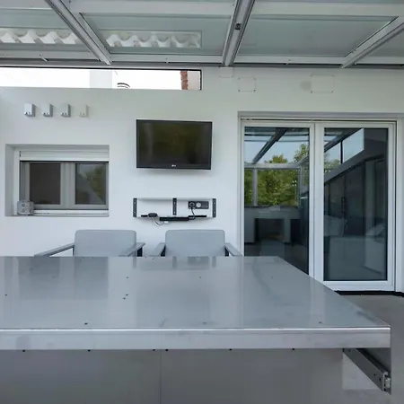 Iron House - Penthouse With Bathtub In Golden Mile & Roman Bridge Apartment *