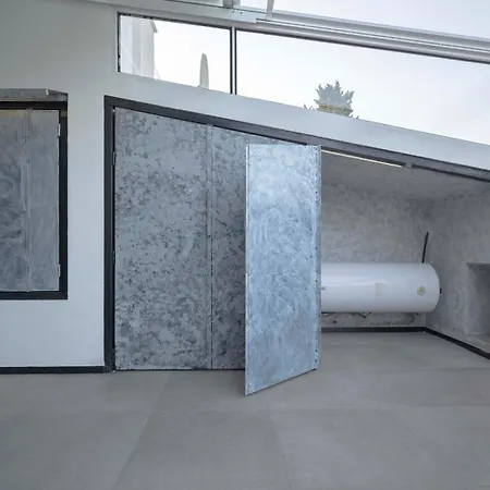 Iron House - Penthouse With Bathtub In Golden Mile & Roman Bridge Apartment Marbella