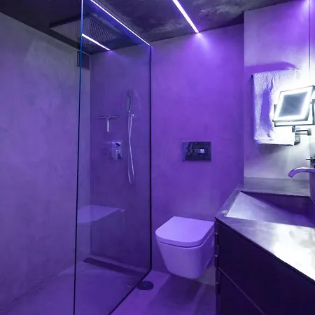 Iron House - Penthouse With Bathtub In Golden Mile & Roman Bridge Apartment