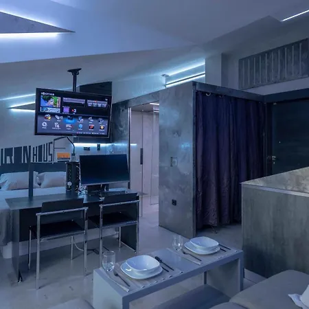 Apartment Iron House - Penthouse With Bathtub In Golden Mile & Roman Bridge Marbella