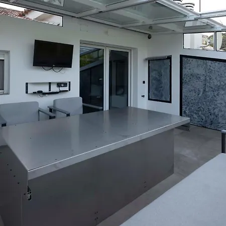 Iron House - Penthouse With Bathtub In Golden Mile & Roman Bridge